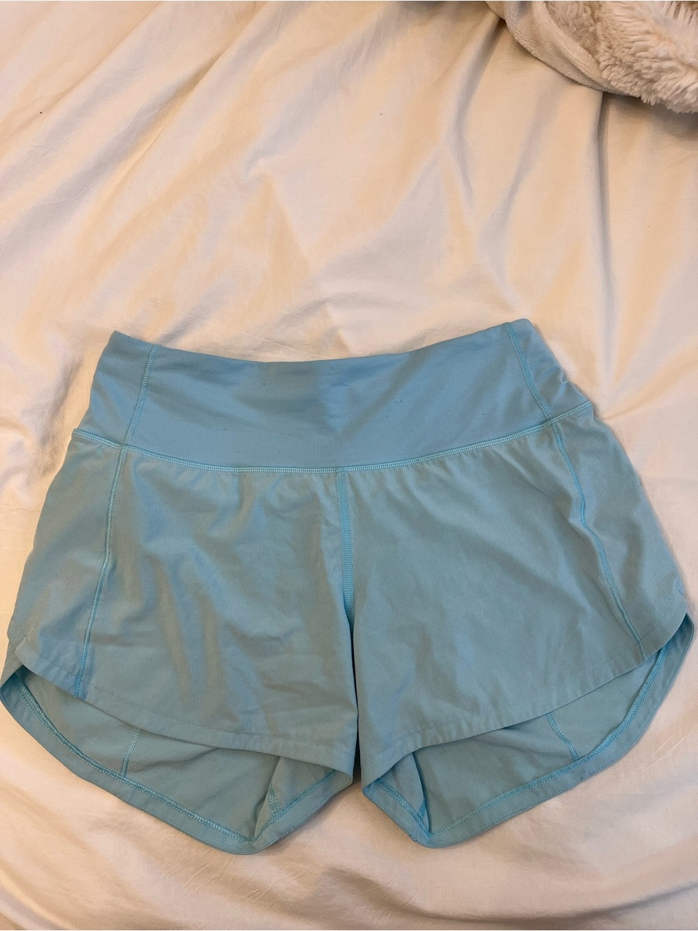 Lululemon speed up shorts, mid rise, athletic shorts - Picture 3 of 4